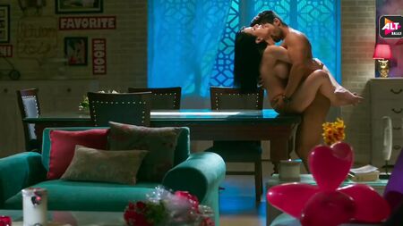 XXX Saison 2, scène de sexe indienne n° 1