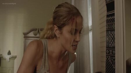 Ellen Hollman – Army of One (2020) HD 1080p – Nue ? Sexy ! Regarder en ligne / Ellen Hollman – Seule sur le terrain, une guerrière