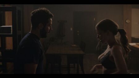 Kate Mara (scènes de sexe de Kate Mara dans « A Teacher », saison 1, épisode 9, 2020)