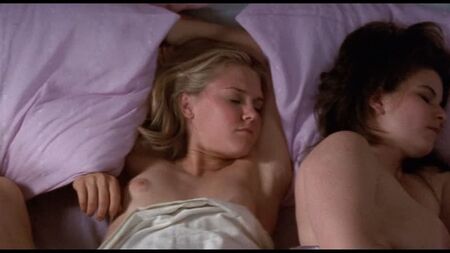 Dominique Swain, Meredith Monroe, Mia Kirshner nues - New Best Friend (2002) HD 1080p - Regarder en ligne