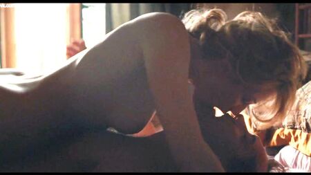 Carrie Coon nue - The Nest (2020) HD 1080p - Regarder en ligne / Carrie Coon - The Nest