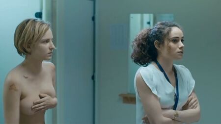 Faye Marsay nue – Glue S01E02E03 HD 1080p Regarder en ligne / Faye Marsay – Glue