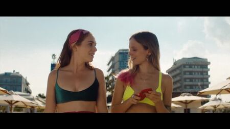 Alice Pagani, Isabella Ferrari, Benedetta Porcaroli, etc. - Under the Riccione Sun (2020) HD 1080p Nues ? Sexy ! Regarder en ligne