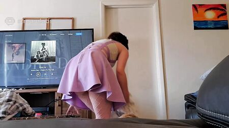 Dégagements de tétons sur Twitch, chameaux, machines à sous, filles faciles, flexions +