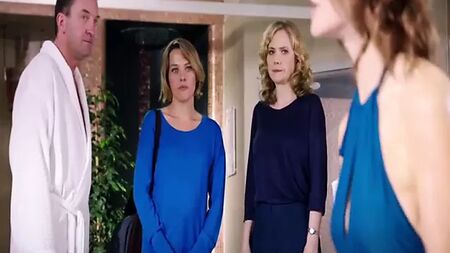 Susie Dent en maillot de bain