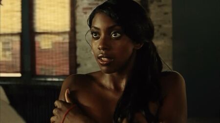 Condola Rashad nue (couverte) - 30 Beats (2012) HD 1080p Regarder en ligne / Кондола Рашад - 30 ударов