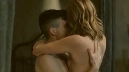 Annabelle Wallis chevauche un homme dans « Peaky Blinders » – ScandalPlanet