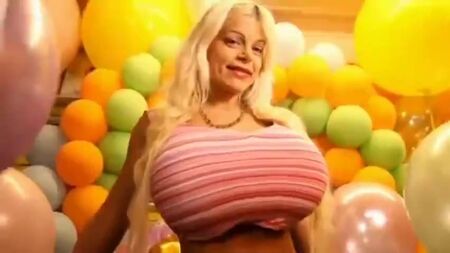 Martina Big !