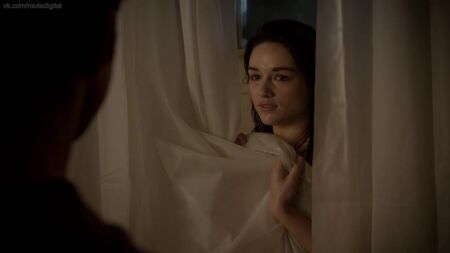 Crystal Reed nue (couverte) - Teen Wolf s03e06 (2013) HD 1080p Regarder en ligne / Crystal Reed - Teen Wolf