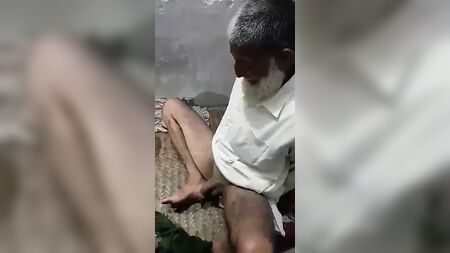 Orgie de papys pakistanais pathans à la barbe argentée