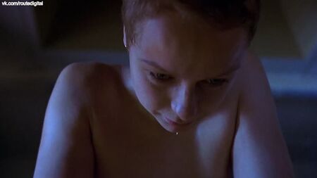 Samantha Morton nue - In America (2002) HD 1080p - Regarder en ligne